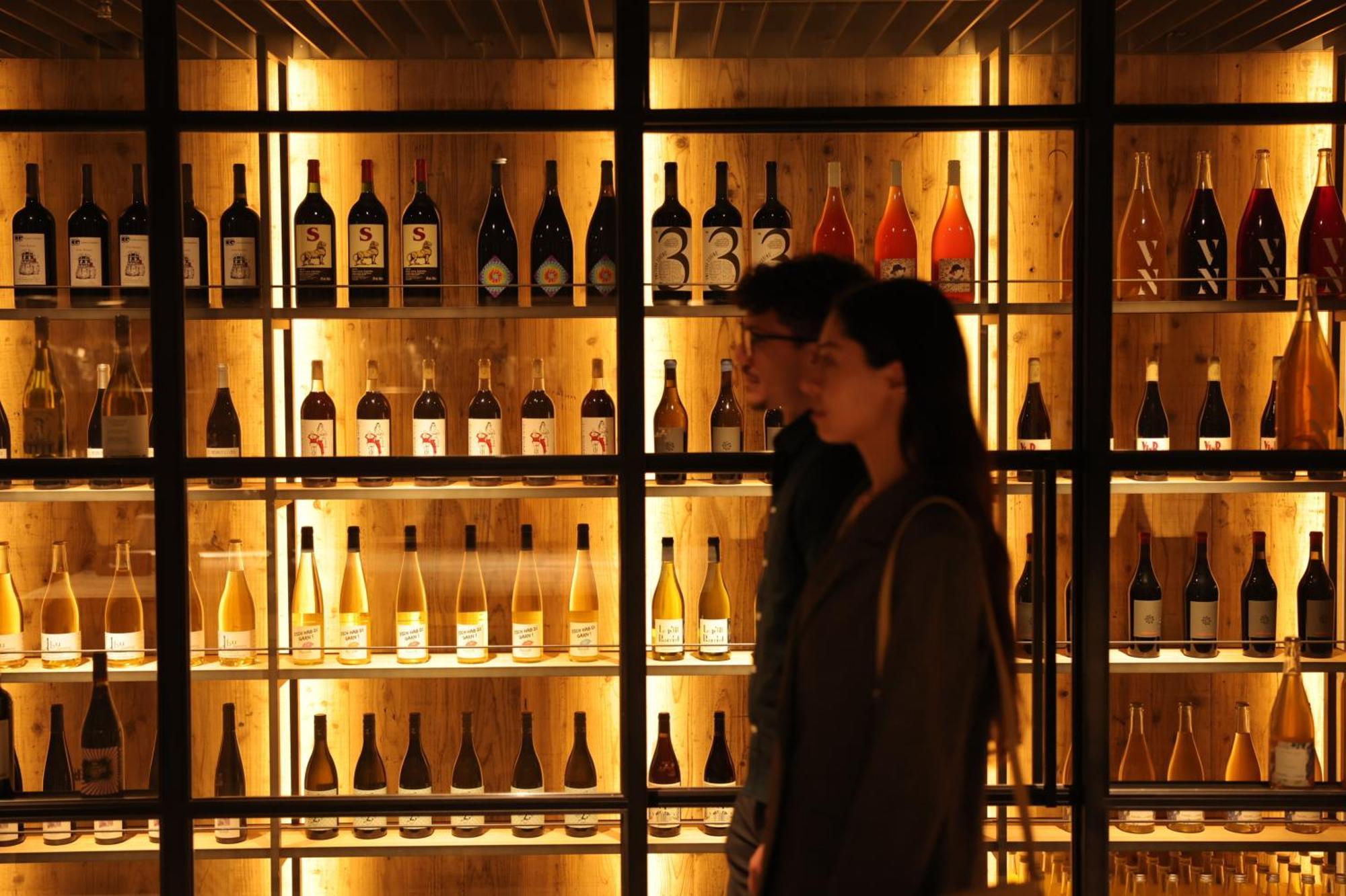 Nohga Hotel Kiyomizu Kyoto Exterior foto Wine bottles in a wine shop